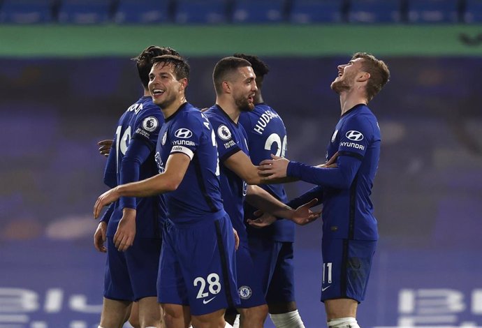 Los jugadores del Chelsea celebran un gol de Timo Werner