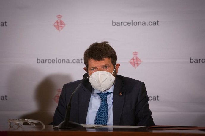 Archivo - Arxiu - El tinent d'alcalde de Seguretat de l'Ajuntament de Barcelona, Albert Batlle, en una roda de premsa.