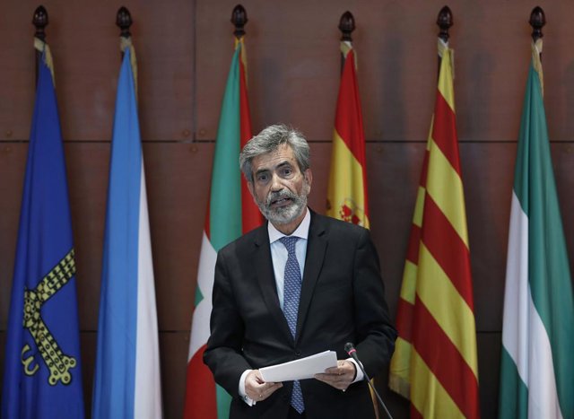 Archivo - Arxiu - El president del Tribunal Suprem i del Consell General del Poder Judicial, Carlos Lesmes, durant l'acte de lliurament de despatxos a la nova promoció de jutges a Barcelona. Catalunya (Espanya), 25 de setembre del 2020.