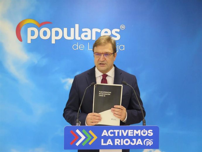 El secretario general del PP, Alberto Bretón, en comparecencia de prensa