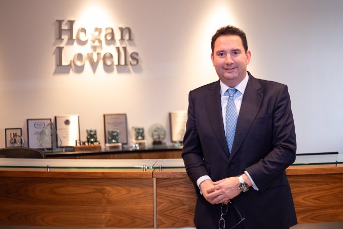 Archivo - Economía.-  Hogan Lovells refuerza sus áreas estratégicas con nuevos nombramientos