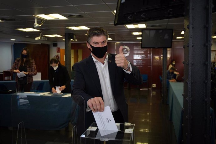 Antoni Cañete en la votación para elegir al nuevo presidente de Pimec, a 23 de febrero