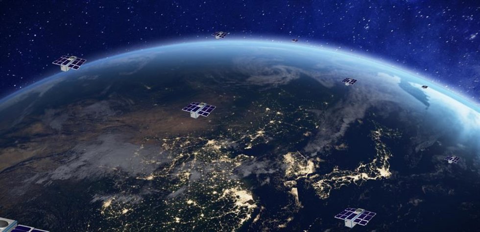 Archivo - Simulación de los nanosatélites que lanzará Sateliot