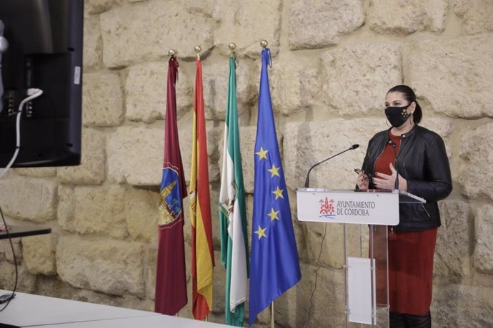 La teniente de alcalde delegada de Mayores del Ayuntamiento de Córdoba, Eva Contador.