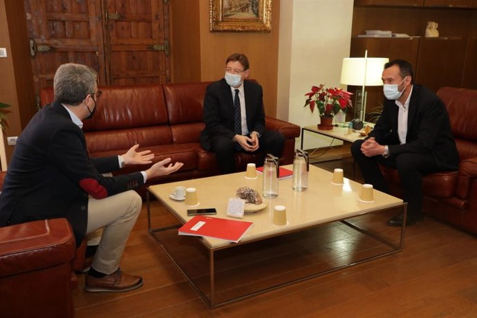 (I-D) El Conseller De Política Territorial, Arcadi España; El President De La Generalitat, Ximo Puig, Y El Alcalde De Elche, Carlos González