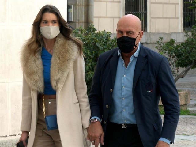 Kiko Matamoros y Marta López, derroche de amor y complicidad por el centro de la capital