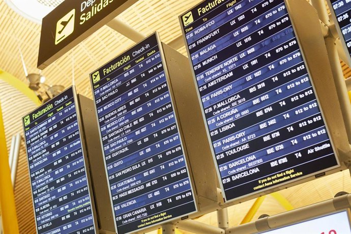 Panel en la terminal T4 del Aeropuerto Adolfo Suárez Madrid-Barajas 