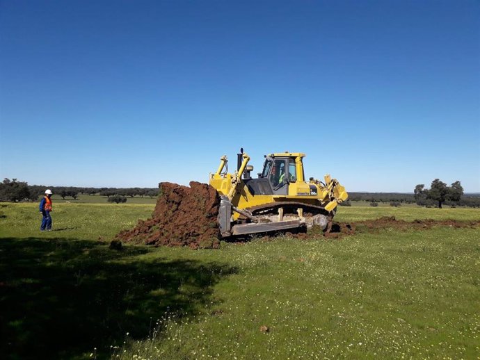 Trabajos para la fotovoltaica de Endesa en Fregenal de la Sierra (Badajoz)