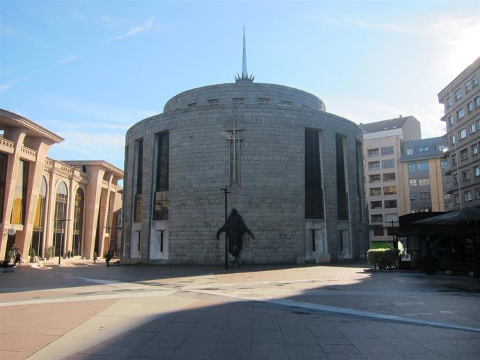 Archivo - Plaza del Fresno, anterior Plaza de la Gesta de Oviedo.