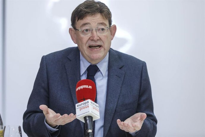 El president de la Generalitat, Ximo Puig, durante una entrevista con Europa Press
