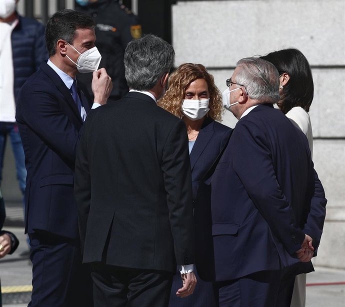 El presidente del Gobierno, Pedro Sánchez, la presidenta del Congreso, Meritxell Batet, la presidenta del Senado, Pilar Llop en el acto de aniversario de los 40 años del 23F del Congreso.