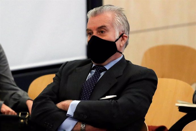 El extesorero del PP Luis Bárcenas durante el juicio por la presunta caja 'b' del PP, que comienza este lunes, en San Fernando de Henares, Madrid, (España), a 8 de febrero de 2021. El juicio se centrará en las declaraciones de Bárcenas después de que re