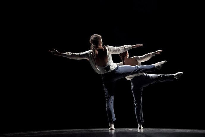 Archivo - Imagen de archivo de artistas de danza