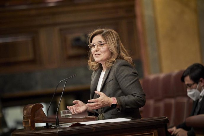 La diputada socialista Pilar Cancela interviene durante una sesión plenaria en el Congreso de los Diputados, en Madrid, (España), a 23 de febrero de 2021. El Pleno debate hoy, unas horas después de que el Rey acuda a la Cámara a celebrar el 40 aniversar