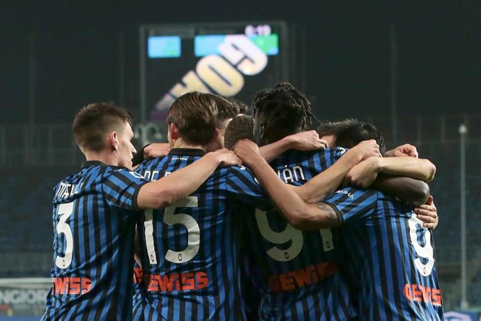 Los jugadores del Atalanta celebran un gol en la Serie A 2020-2021
