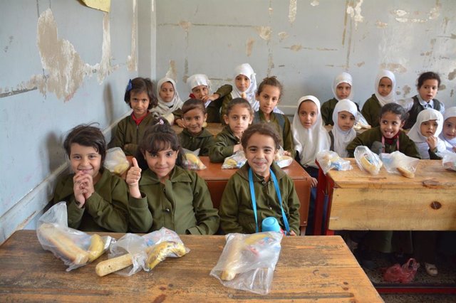 Solidarios sin Fronteras entrega desayunos en dos colegios