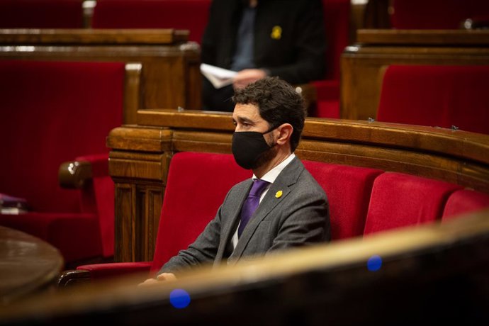 Archivo - Arxiu - El conseller de Territori i Sostenibilitat de la Generalitat, Dami Calvet, en una sessió plenria al Parlament. Catalunya (Espanya), 15 de desembre del 2020. 