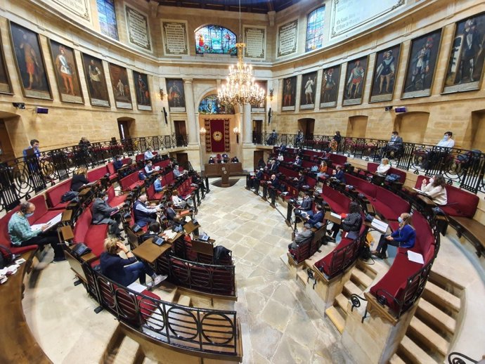 Archivo - Pleno en la Casa de Juntas de Gernika