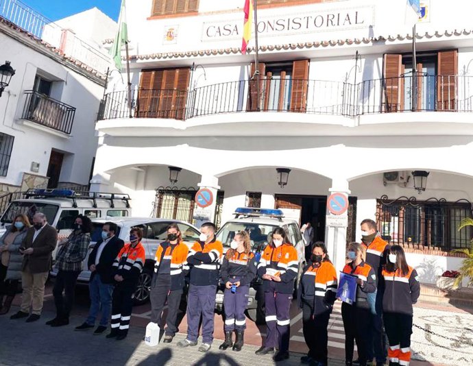 Entrega de desfibriladores por parte de  Protección Civil