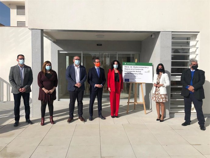 Visita de Rocío Ruiz al Centro de Participación Activa de Los Palacios