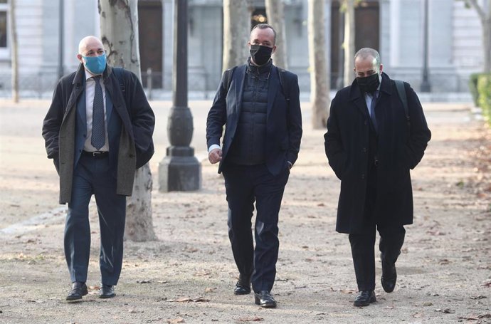 Archivo - El exsecretario de Estado de Seguridad Francisco Martínez (c), llega a la Audiencia Nacional para realizar un careo relacionado con la pieza 'Kitchen', en Madrid  (España)