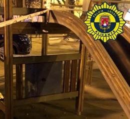 Detenida una joven de 19 años por quemar un parque infantil