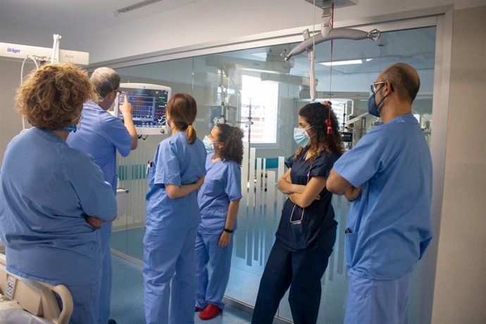 [L Mmcc.Huvmr.Sspa] El Hospital Virgen Del Rocío Mantiene Una Planta Con Enfermos Covid Aunque Continúa La Presión En La Uci