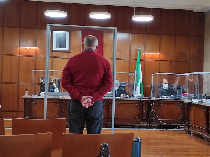 El acusado prestando declaración ante el tribunal que le juzga en la Audiencia de Jaén