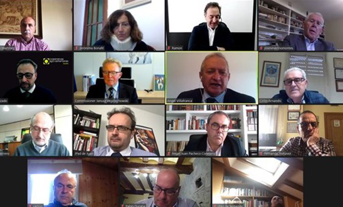 Reunión del  consejo rector de Cooperativas Agro-alimentarias de España con el comisario de Agricultura de la UE, Janusz Wokciechowski