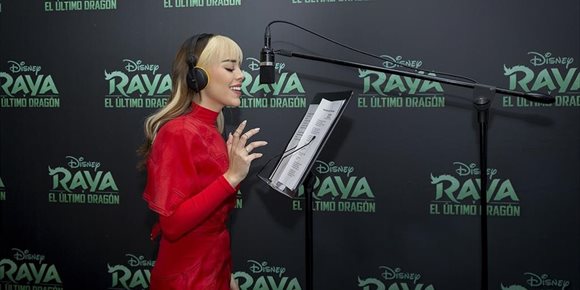 2. Danna Paola pone música y voz a Raya y el último dragón