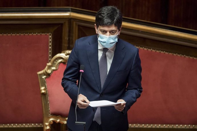 El ministro de Salud de Italia, Roberto Speranza, defendiendo la extensión de las medidas contra la pandemia en el Senado. 