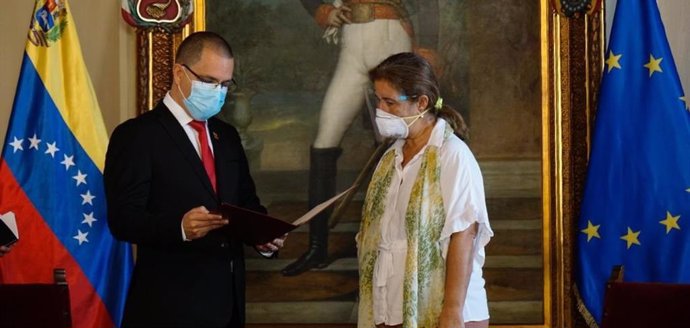 Jorge Arreaza recibe a la embajadora de la UE, Isabel Brilhante Pedrosa
