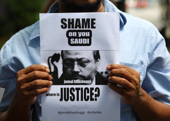 Manifestación en Sri Lanka en protesta contra el asesinato del periodista saudí Jamal Khashoggi por parte de los servicios de Inteligencia de Arabía Saudí.