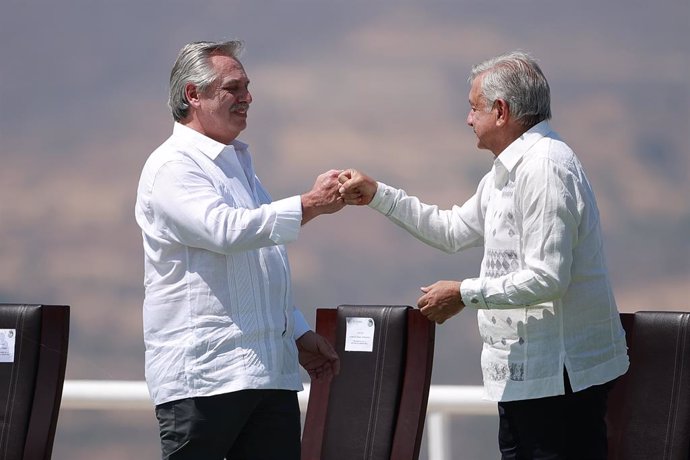 El presidente de Argentina, Alberto Fernández, junto a su homólogo mexicano, Andrés Manuel López Obrador.