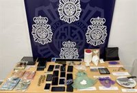 Cinco detenidos tras desmantelar un punto de venta de droga en el cuarto de contadores de un bloque de Málaga