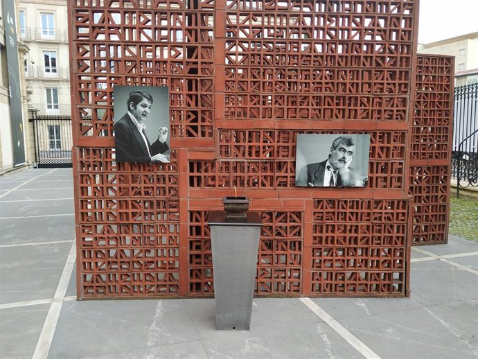 Pebetero instalado en la Cámara vasca en memoria de Casas y Buesa