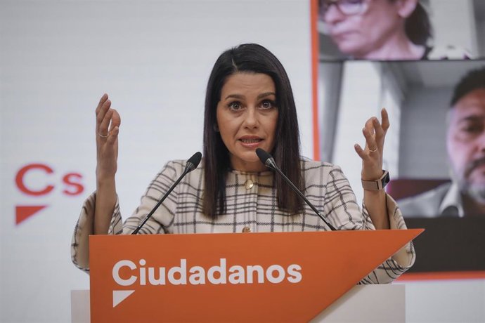La presidenta de Ciudadanos, Inés Arrimadas, durante una rueda de prensa en la sede del partido en Madrid.