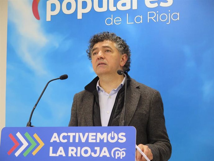 El diputado del Grupo Parlamentario Popular, Carlos Cuevas, en comparecencia de prensa