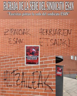 Pintadas en la sede de Esan en Barakaldo (Bizkaia)
