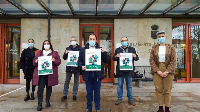 A Mesa y representantes de la comunidad educativa denuncian el veto del PP