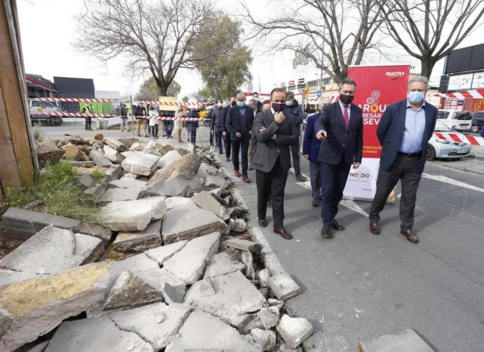 [Sevilla] Nota De Prensa Y Fotografías. Obras Calle Aviación