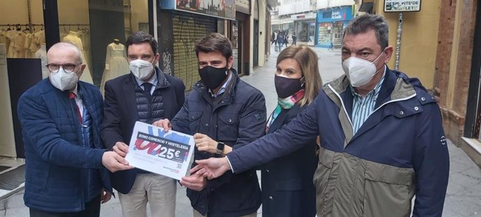 Pérez presenta una campaña para reactivar el consumo en comercio y hostelería