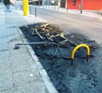 Detienen a hombre de 52 años por quemar dos contenedores en Palma