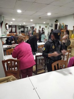 La Policía Local desaloja a 32 personas por reunirse para jugar al bingo en el local de una asociación de Schamann