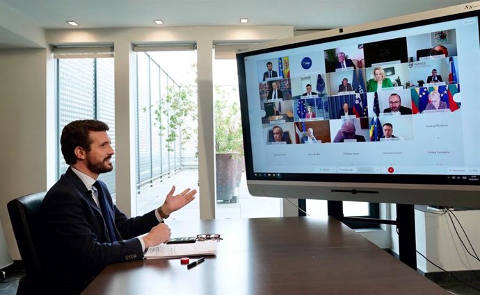 El líder del PP, Pablo Casado, participa por vía telemática en la Cumbre del Partido Popular Europeo (PPE). En Madrid, a 25 de febrero de 2021.
