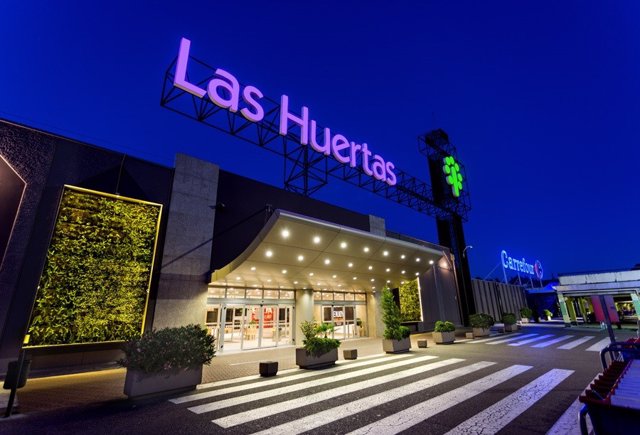 Archivo - Centro comercial 'Las Huertas' de Palencia, que Lar prevé desinvertir en el futuro