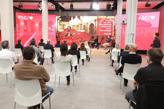 Primera reunió del grup parlamentari socialista després de les eleccions del 14-F, presidida per Salvador Illa.