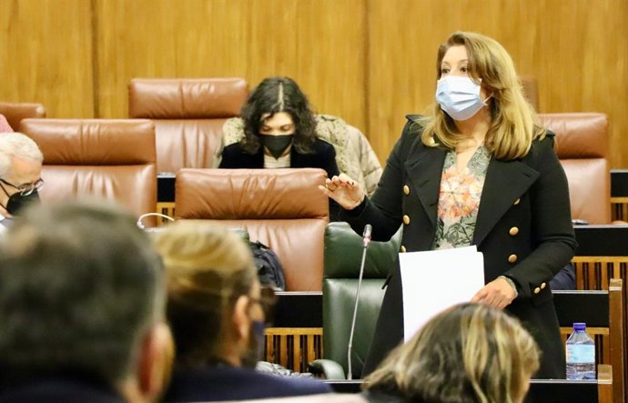 La consejera de Agricultura, Ganadería y Desarrollo Rural, Carmen Crespo, en el Parlamento