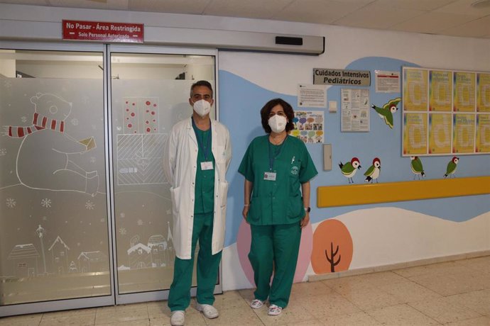 Profesionales del Hospital Universitario Reina Sofía de Córdoba diseñan una 'app' para medir el dolor en el niño.