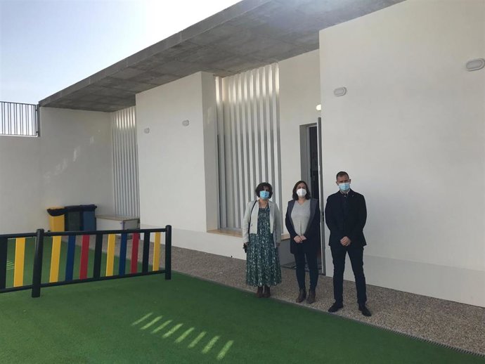 El delegado de Educación visita el CEIP San José de Níjar (Almería)